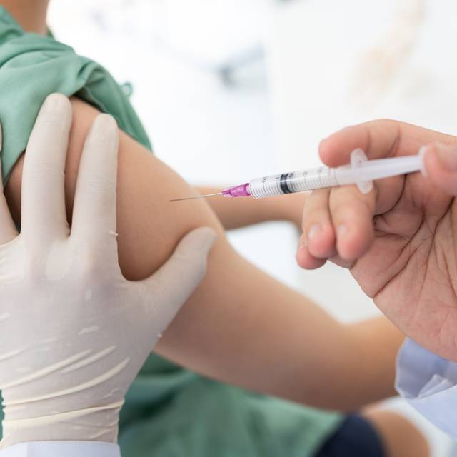 Impfung, Impfen, Covid, Covid 19, Corona, Coronavirus, Virus, Spritze, Arzt, Medizin, Doktor