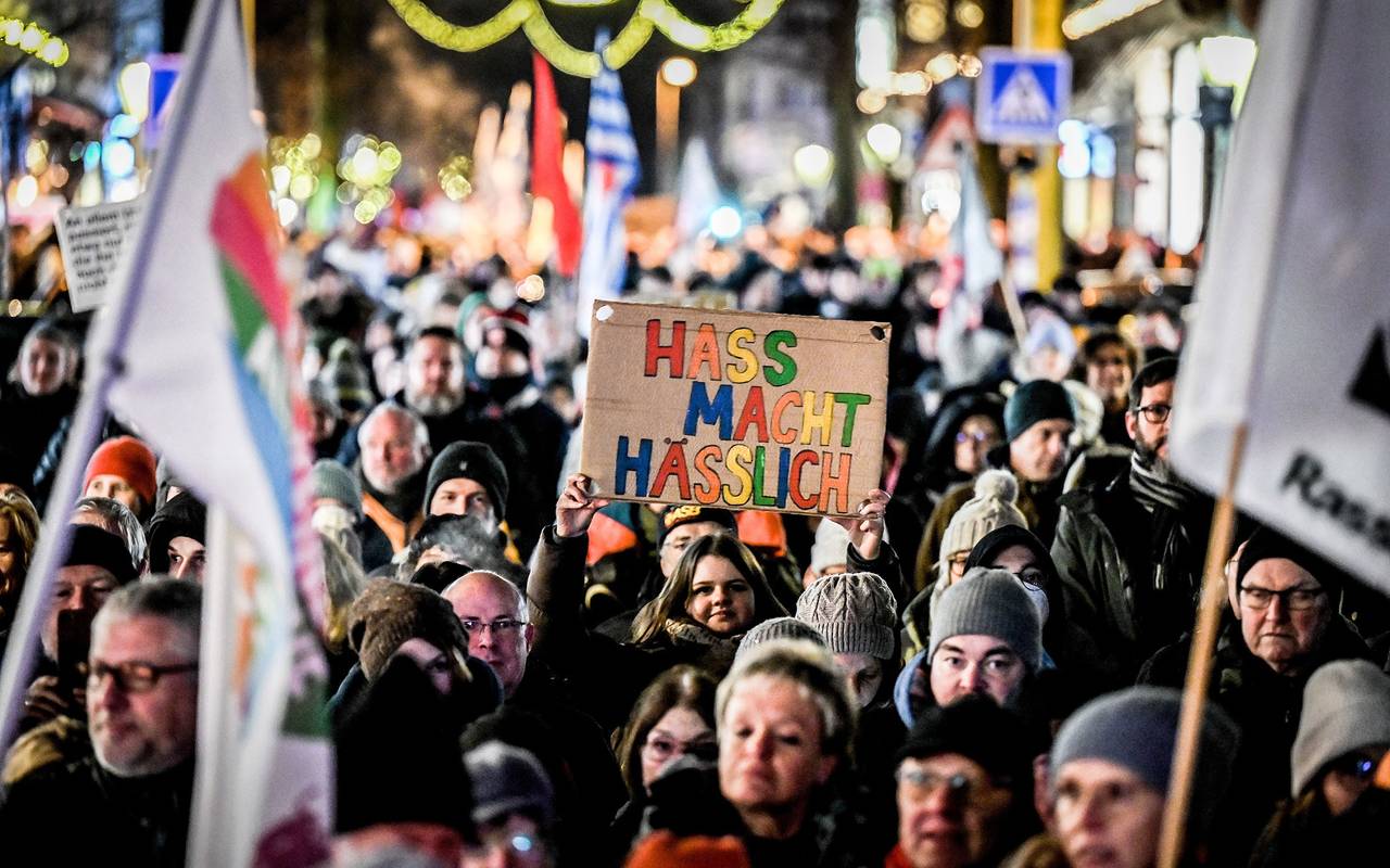 7000 bei Demo gegen AfD: ‚An unserer Mauer prallen sie ab‘ fotografiert in Essen