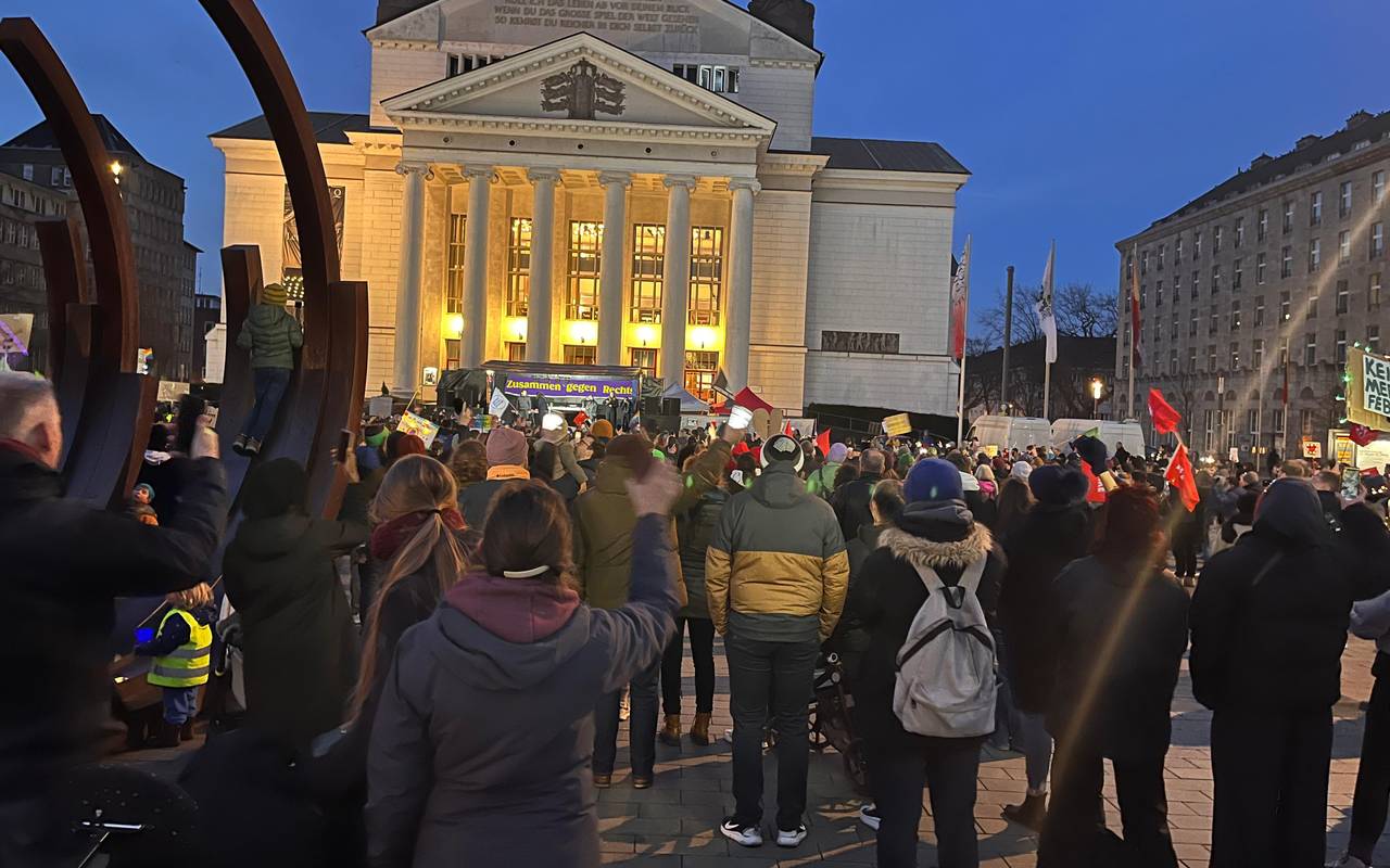 Demo vor Stadttheater Duisburg