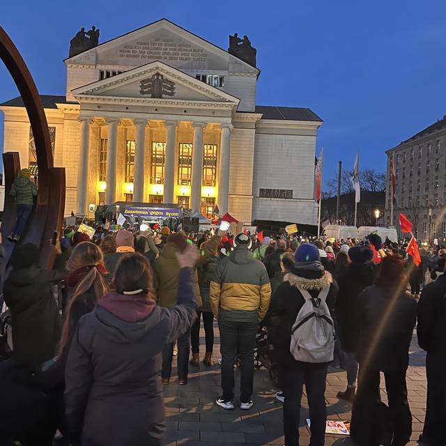 Demo vor Stadttheater Duisburg