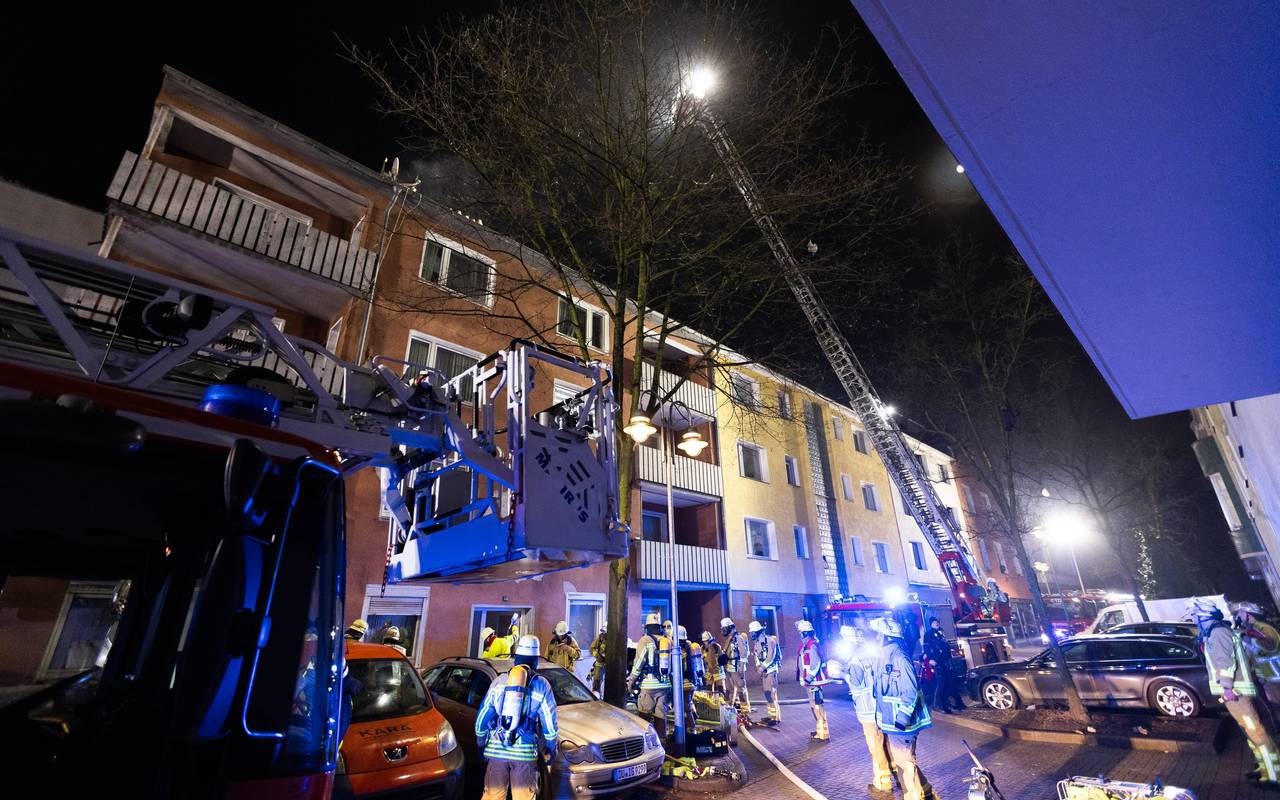 Die Feuerwehr war bei einem Wohnungsbrand in Marxloh im Einsatz.
