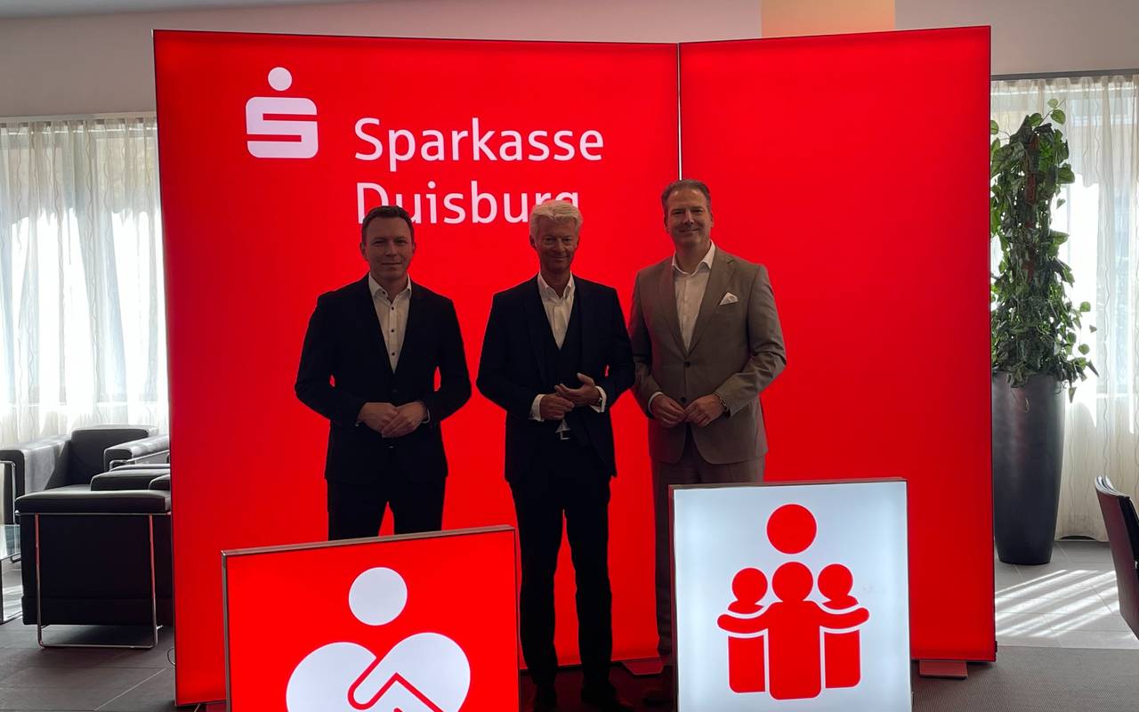 Der Vorstand versammelt sich zur Bilanz der Sparkasse Duisburg 2024.