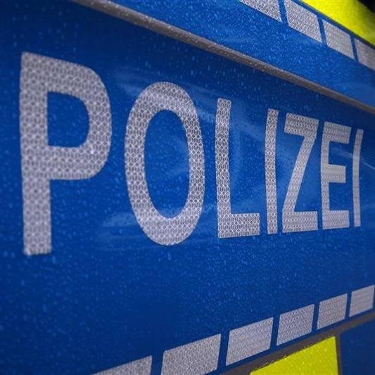 Die Polizei hat am Wochenende (5. und 6. April) zusammen mit dem Zoll und dem Ordnungsamt zahlreiche Kontrollen durchgeführt. Ziel der Aktion waren Barbershops, Teestuben und Spielhallen.