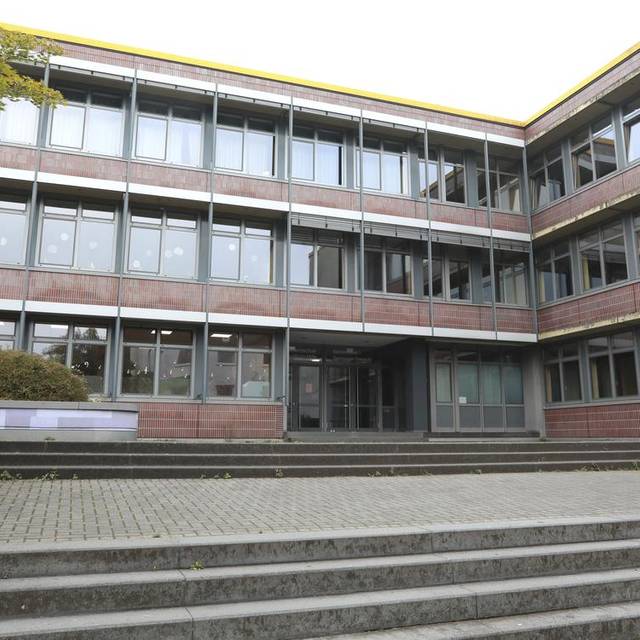 Bedrohungslage an 13 Gesamt- und Sekundarschulen in Duisburg. Diese bleiben deshalb am Montag (7.4.) geschlossen.