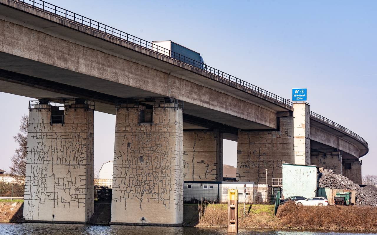 Seitenansicht der Berliner Brücke