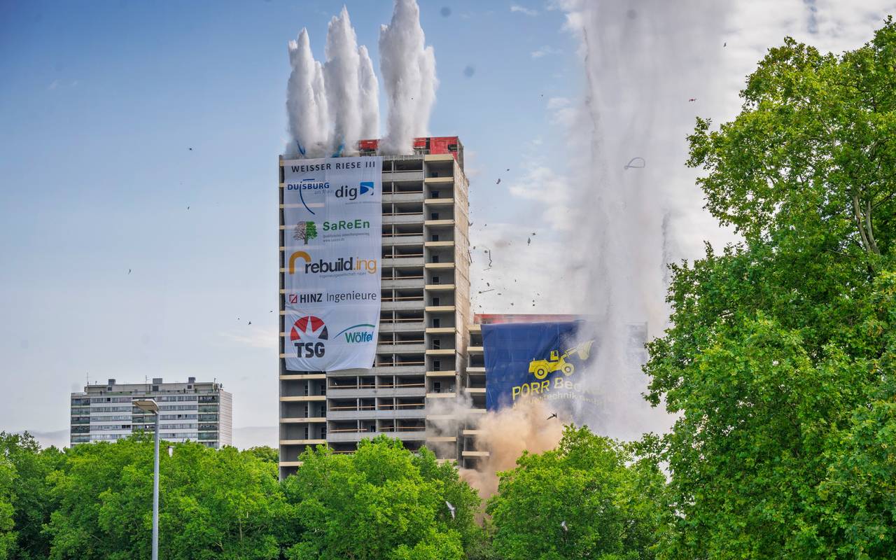 Der weiße Riese wurde gesprengt.