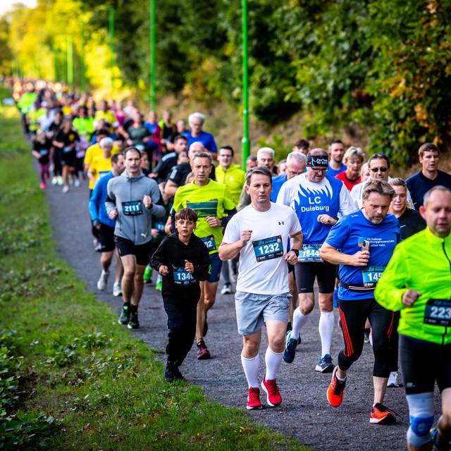 Der Lichterlauf findet seit 2003 jährlich an der Regattabahn statt