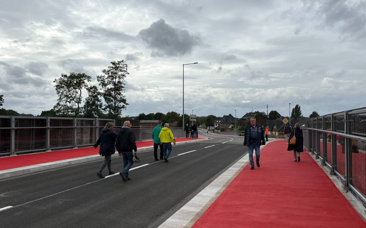Neue Cölve-Brücke in Duisburg eröffnet