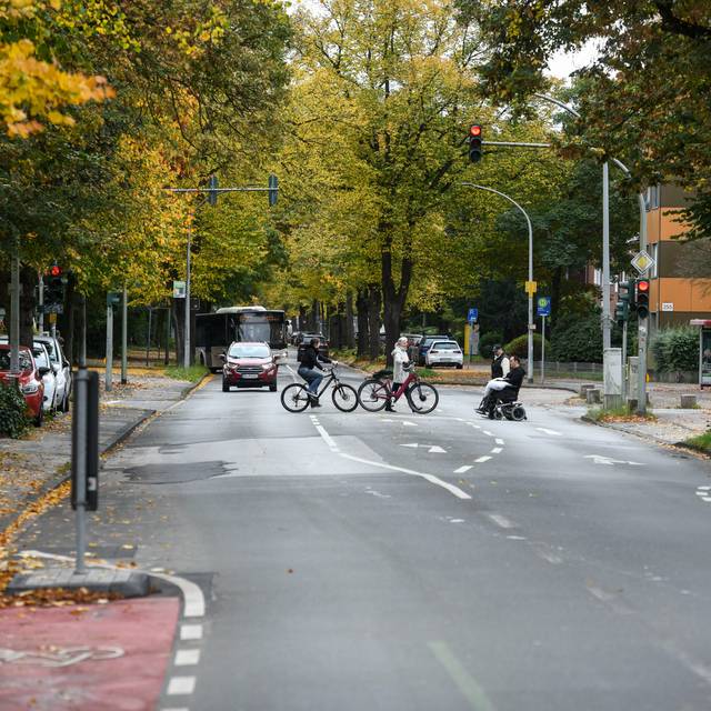 Sperrung: Großenbaumer Allee
