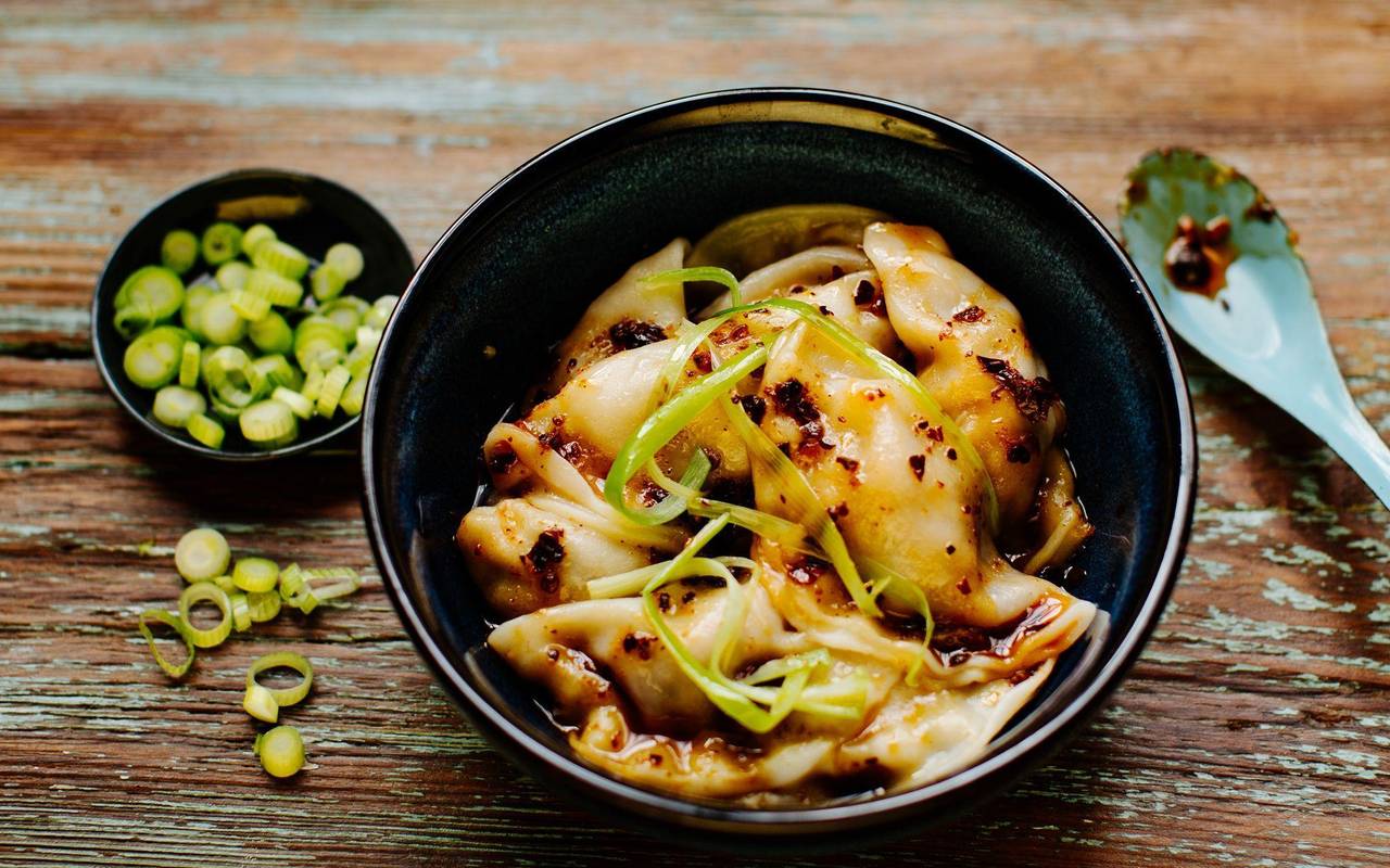 Wantan-Teigtaschen mit Chili-Öl