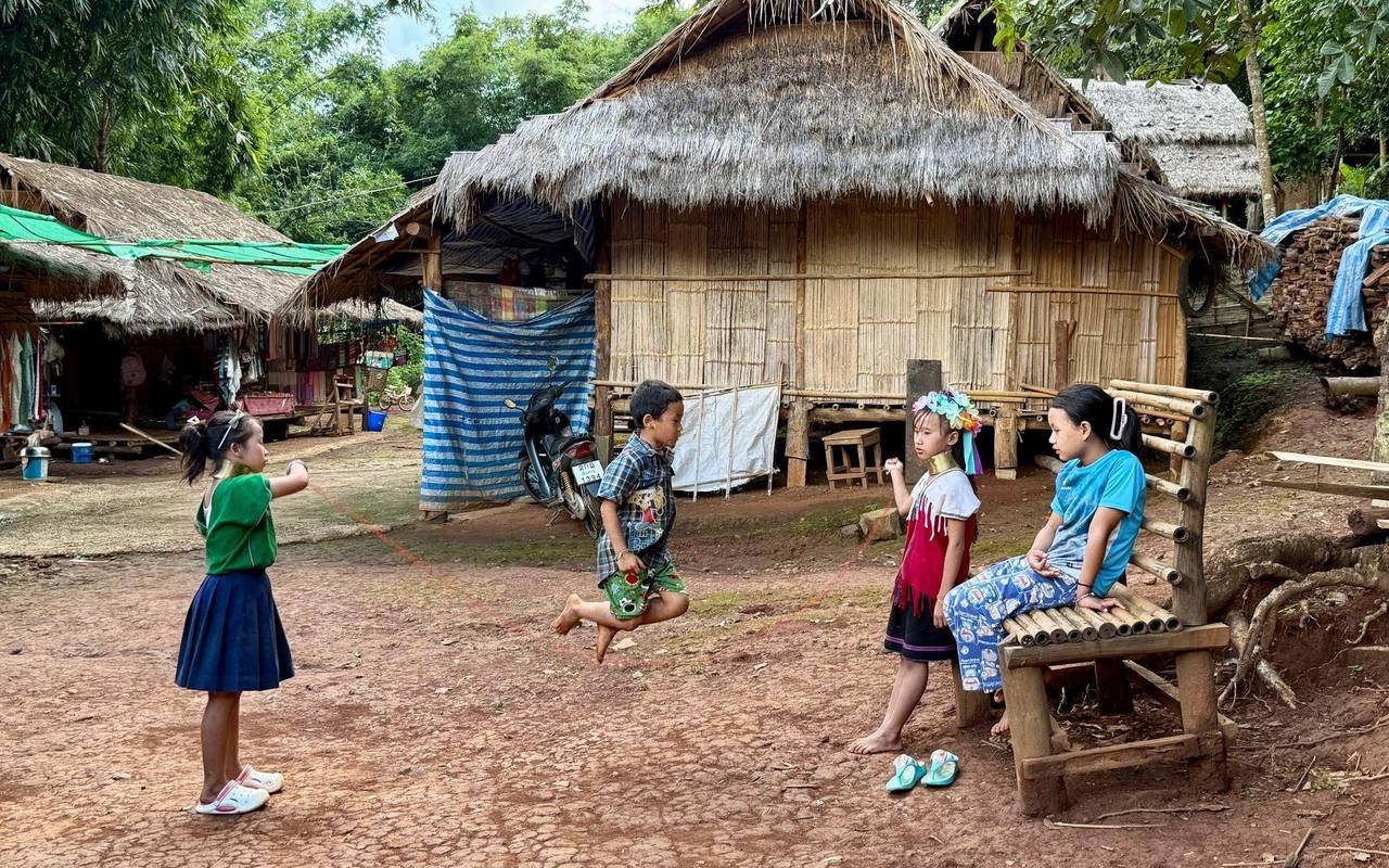 Langhalsfrauen - «Long Neck Karen» - im Norden Thailands