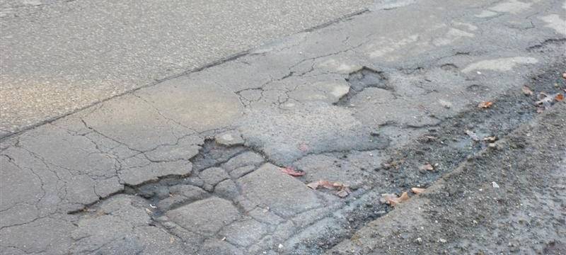 Weiter viele Schlaglöcher auf Duisburgs Straßen