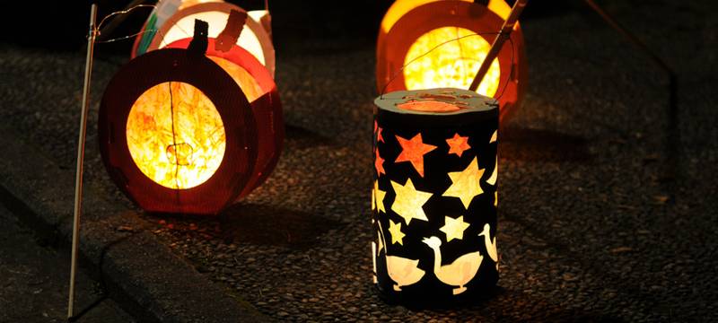 Großer St. Martinszug in der Duisburger Innenstadt