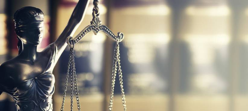 Vater und Sohn stehen vor Duisburger Landgericht