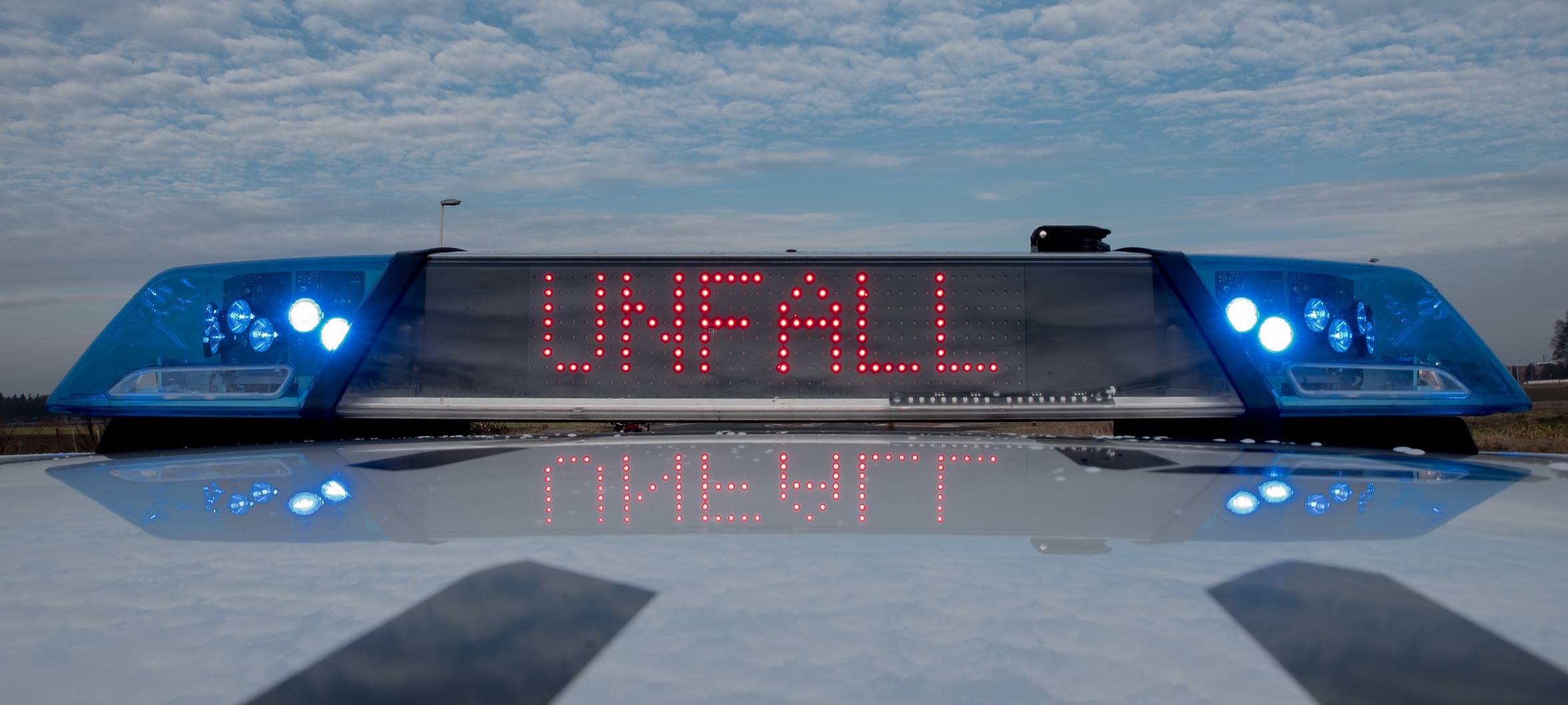 Schwerer Unfall in Duisburg: Motorradfahrer ohne Führerschein schwer verletzt