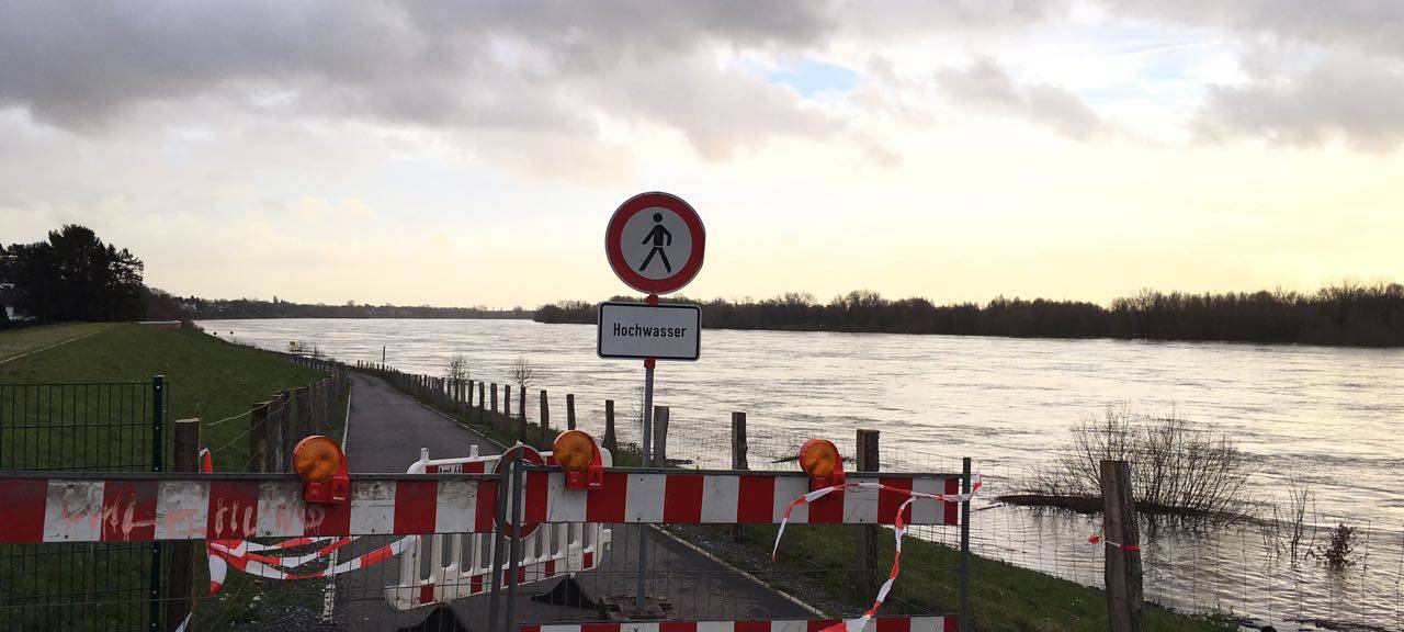 Steigender Pegel: Wirtschaftsbetriebe sperren Straßen und Zufahrten