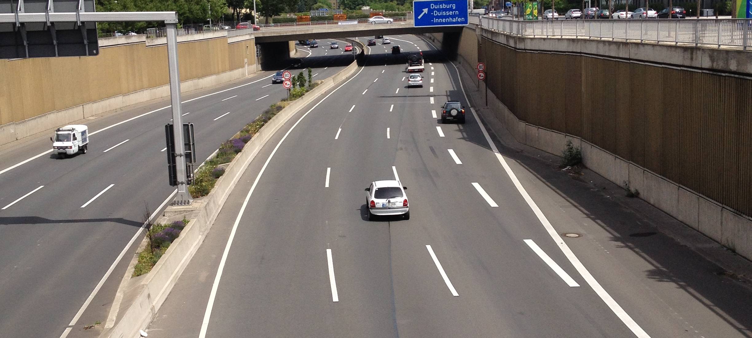 Sperrung im Kreuz Duisburg-Nord