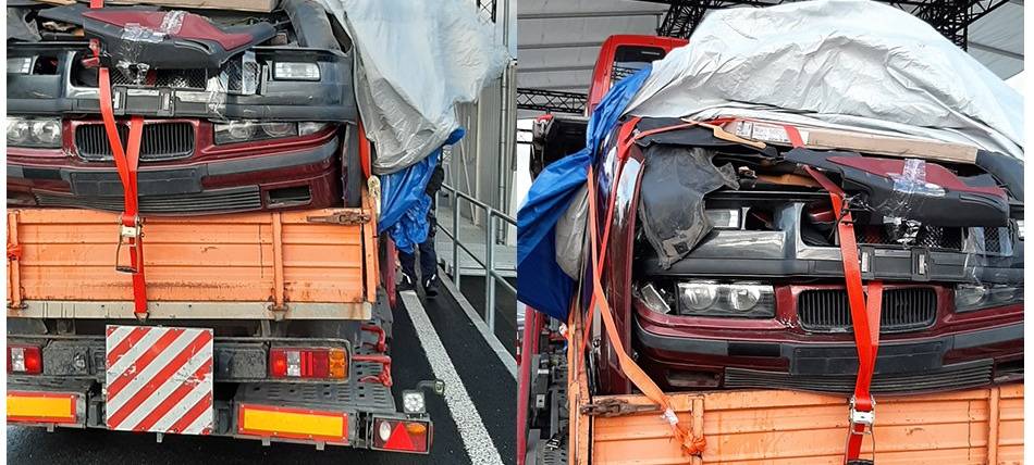 Polizei legt überladenen LKW still