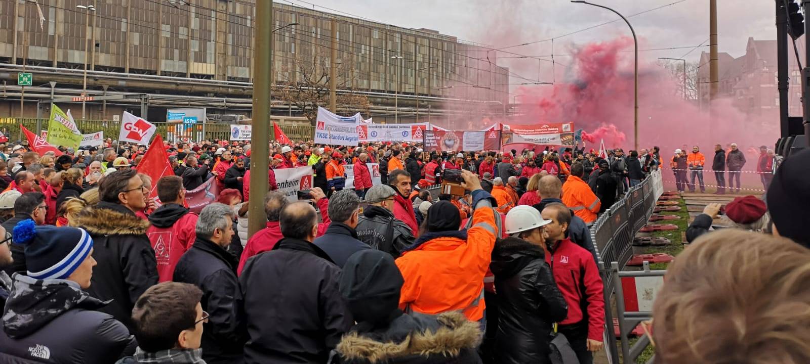 Tausende Stahlkocher in Bruckhausen
