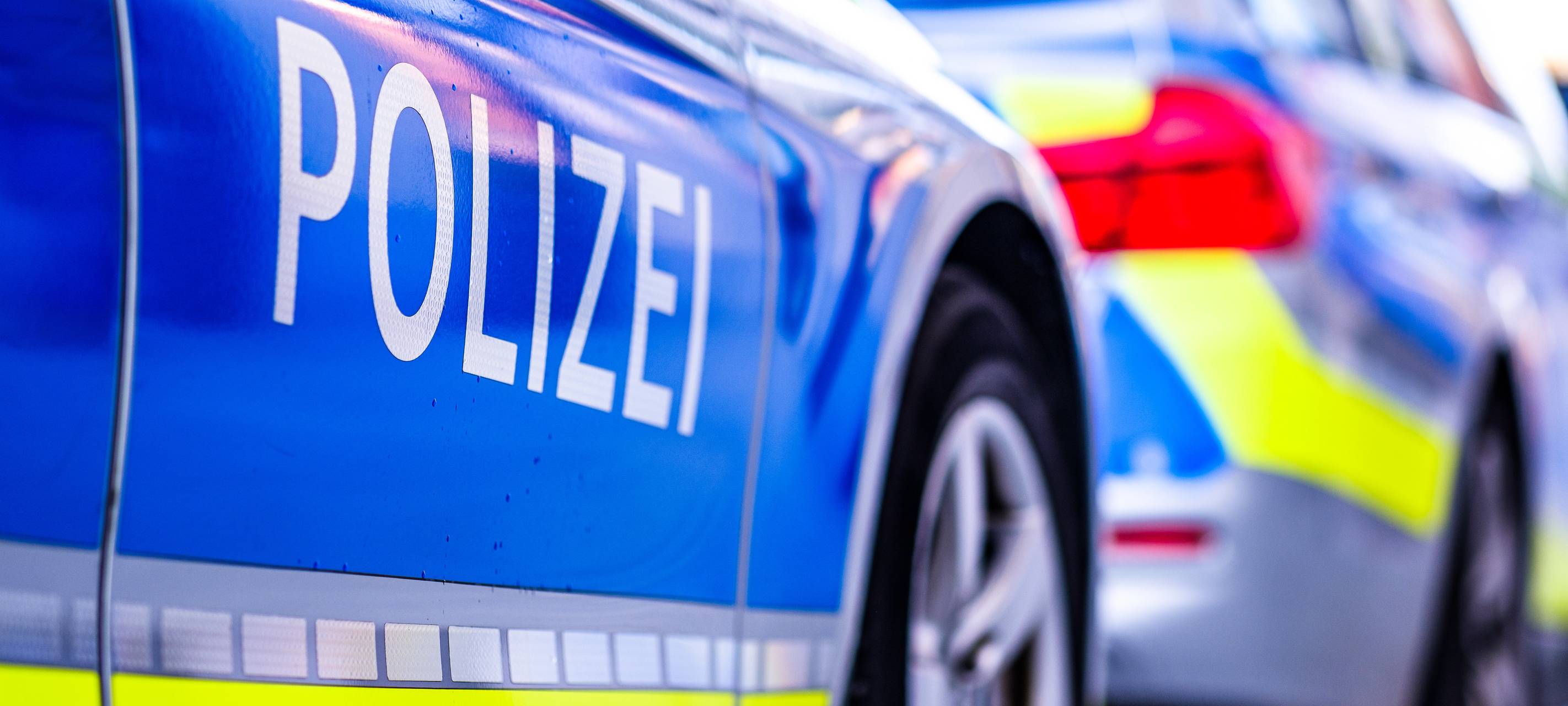 15-Jähriger springt in Hamborn aus Straßenbahn - Junge schwebt in Lebensgefahr