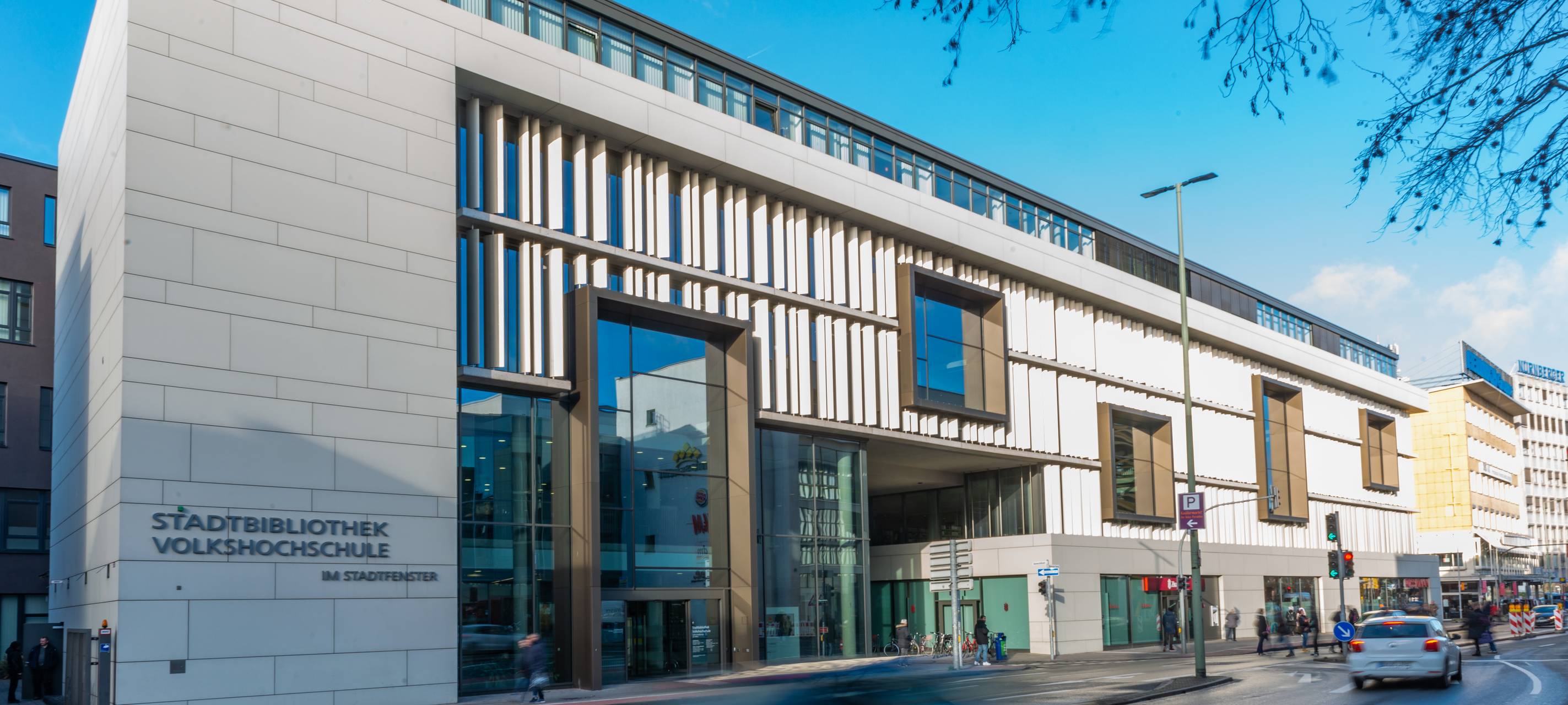 Zentralbibliothek öffnet wieder