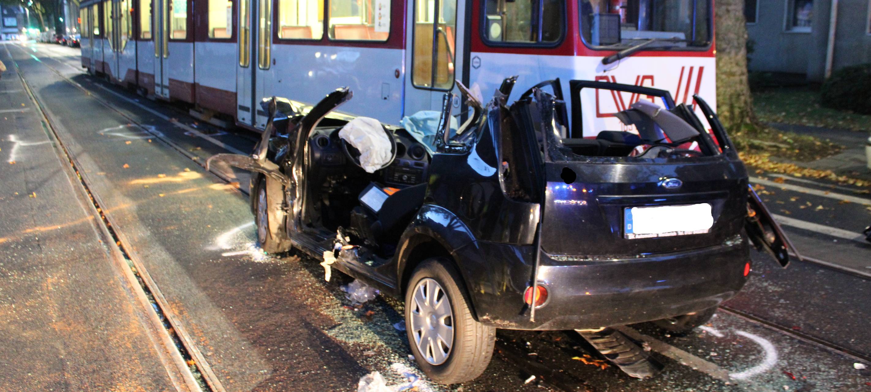 Obermarxloh: Duisburgerin bei Straßenbahnunfall schwer verletzt