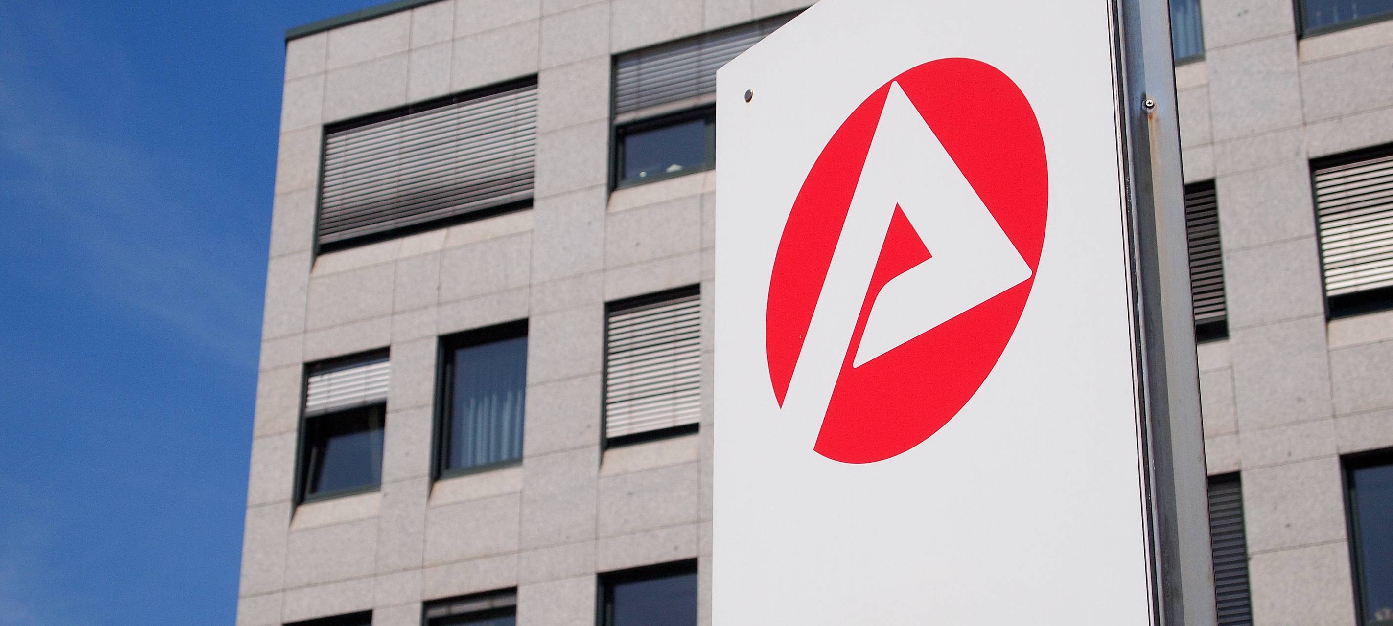 Deutlich mehr Arbeitslose in Duisburg