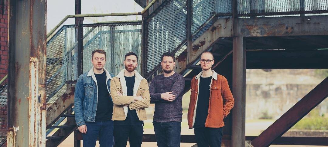 RIVERS BETWEEN US in den Ruhrcharts