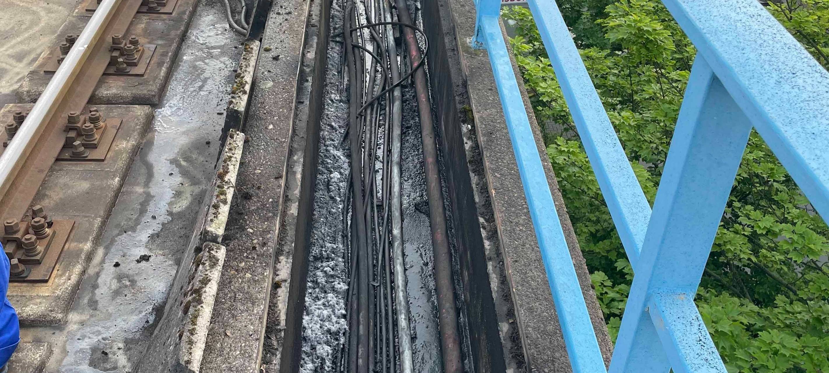 Kabelbrand: Brücke in Duisburg Huckingen gesperrt