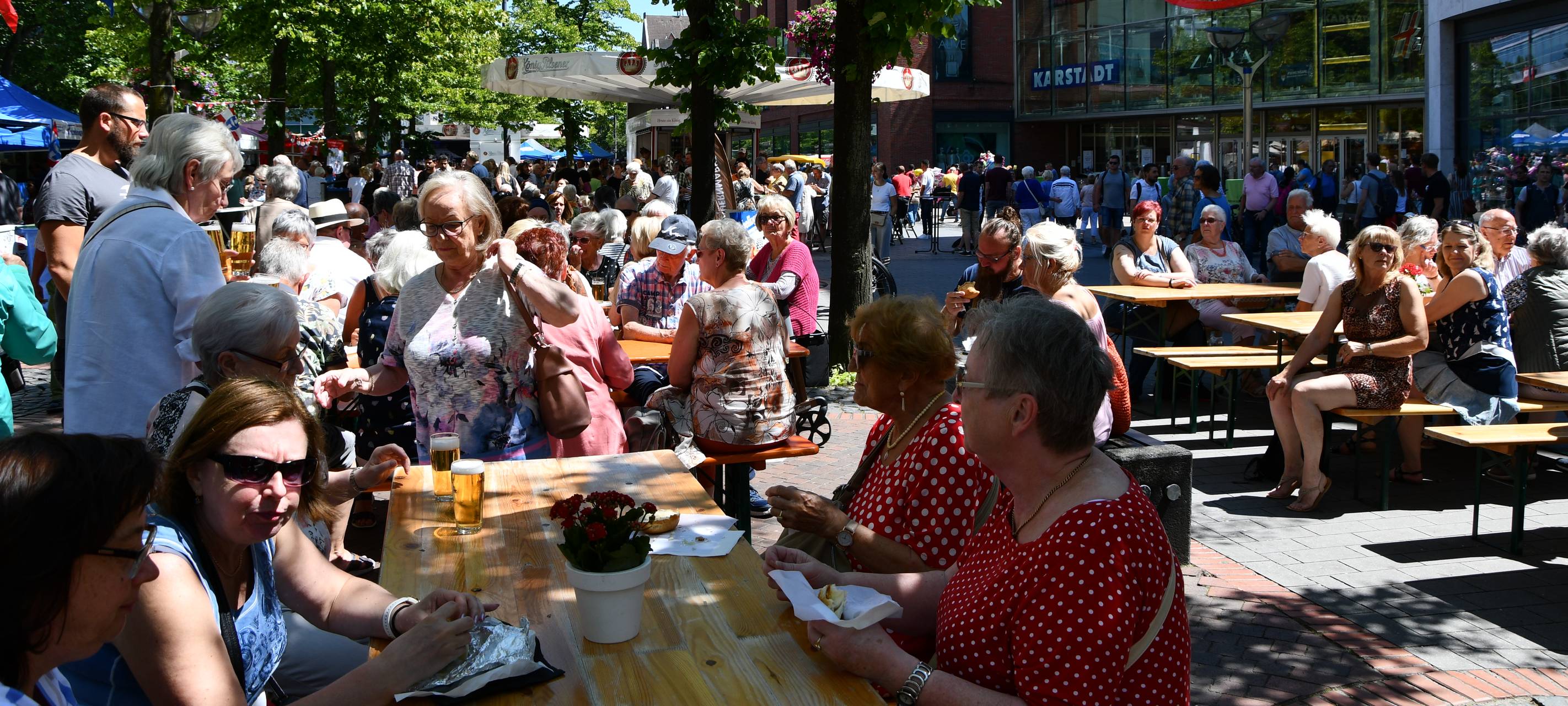 Erfolgreiches Matjesfest in der Innenstadt