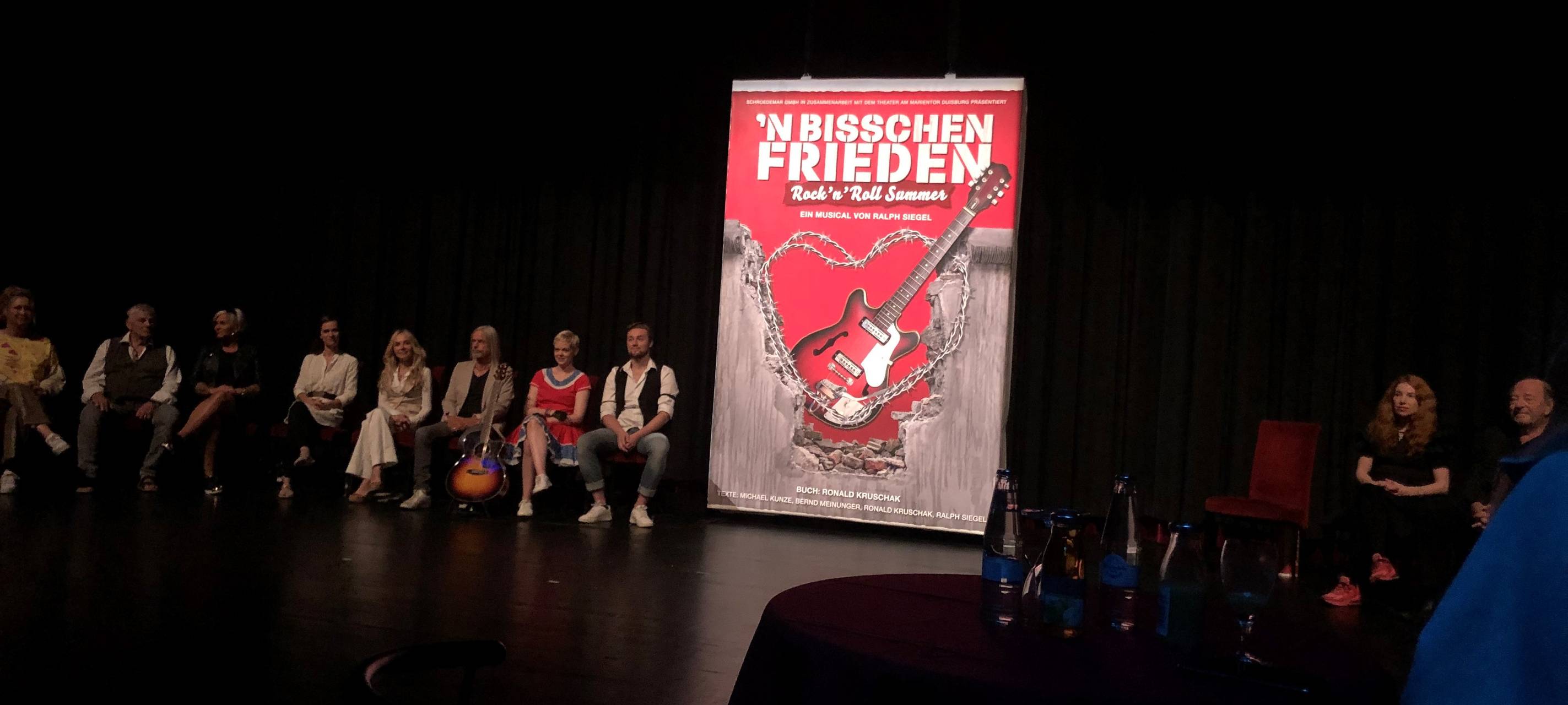 "N'Bisschen Frieden": Musicaldarsteller klagen, Produzent wehrt sich gegen Vorwürfe