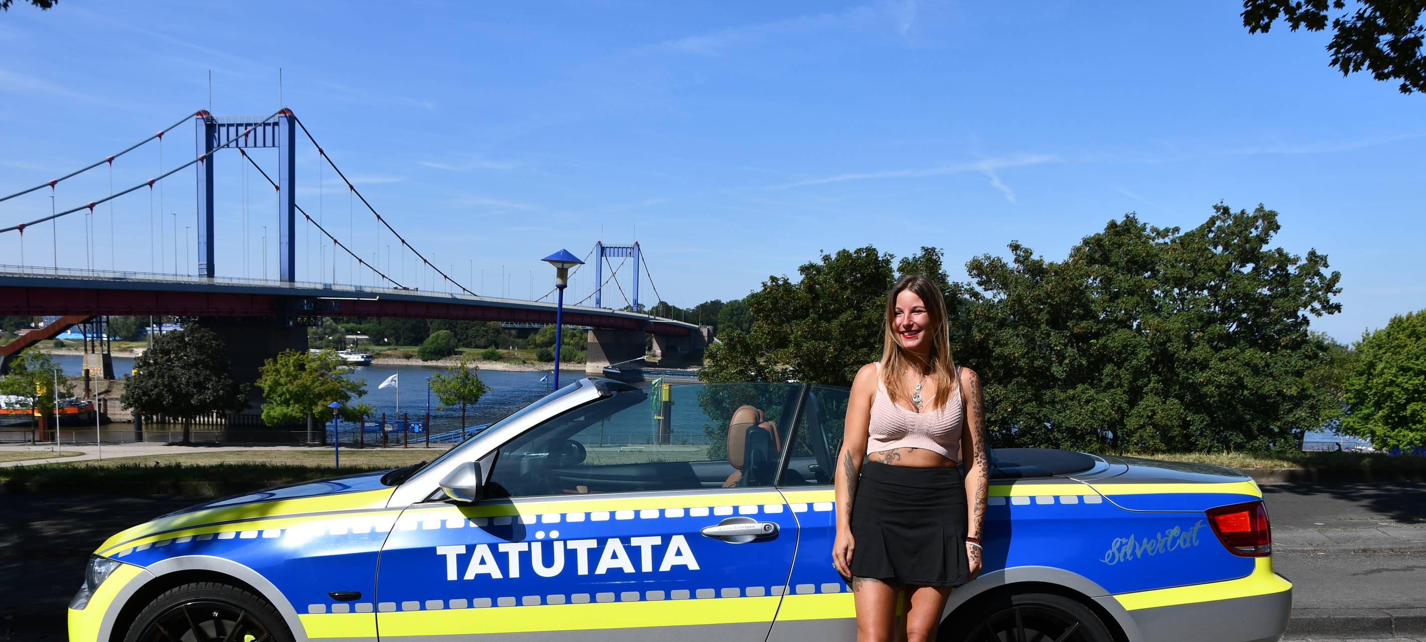 Duisburgerin fährt Tatütata-Auto im Polizei-Look