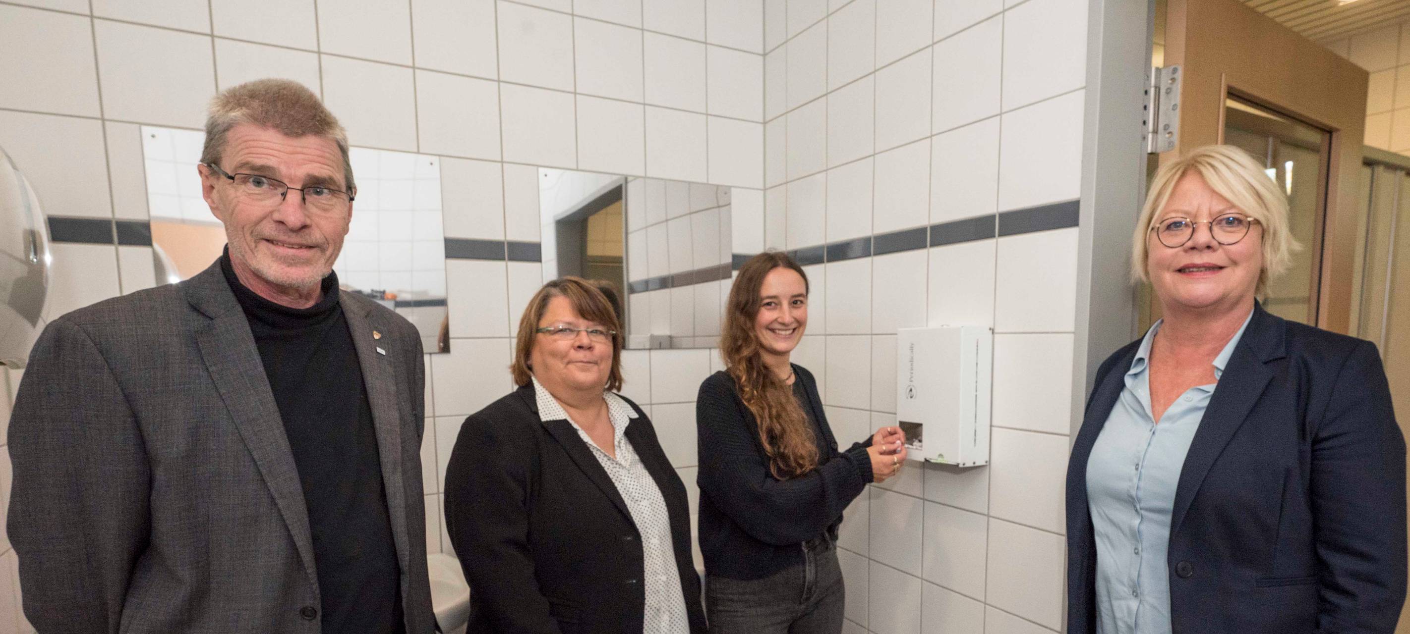 An 16 Standorten gibt es jetzt kostenlose Hygieneartikel für Frauen