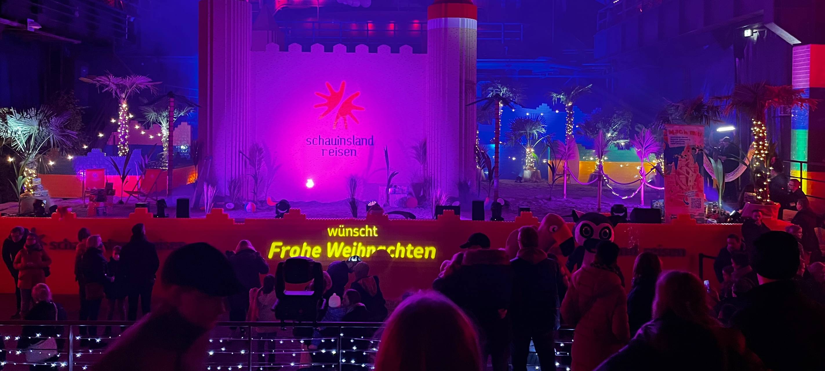 Größte Sandburg aus Legosteinen: neuer Weltrekord in Duisburg