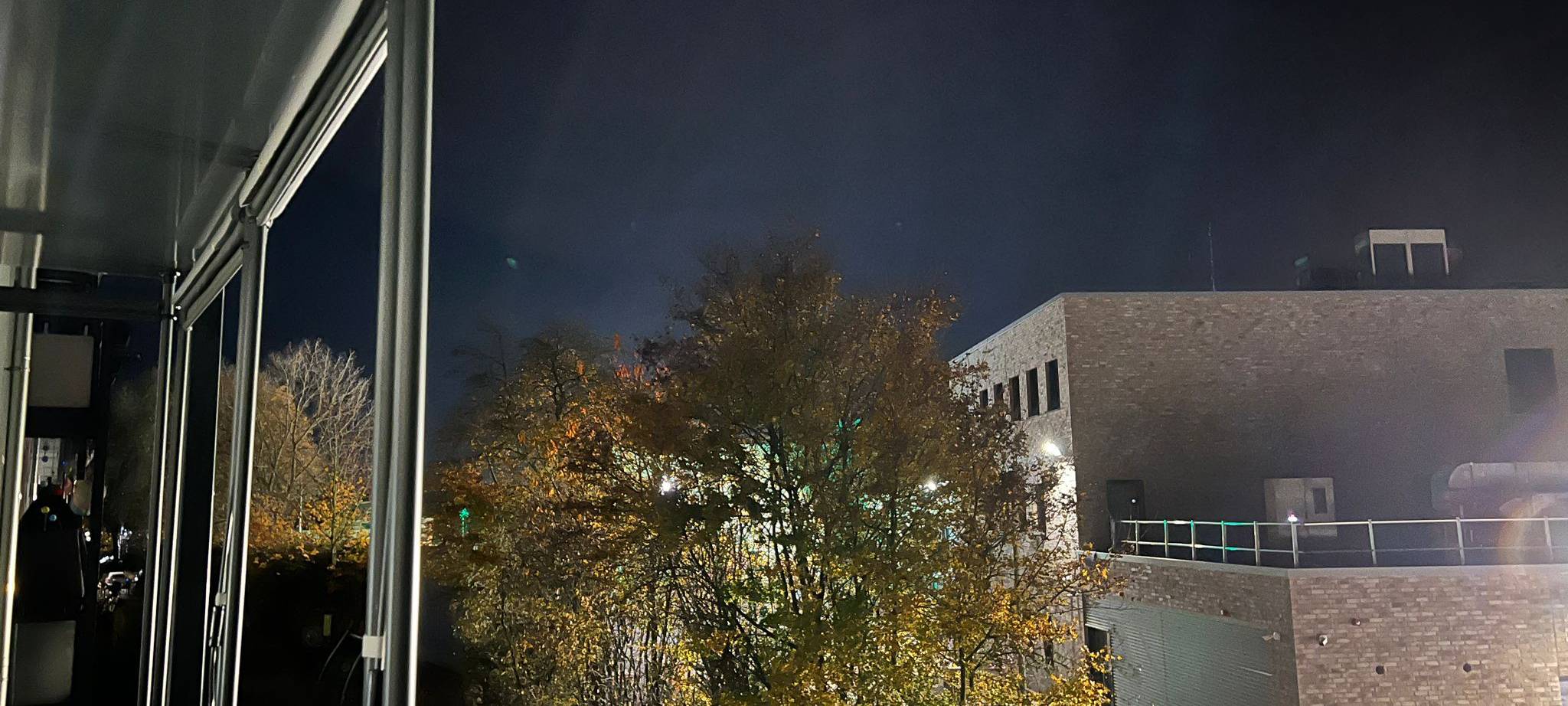 Beleuchtung an neuer Feuerwache: Anwohner in Rheinhausen können kaum schlafen