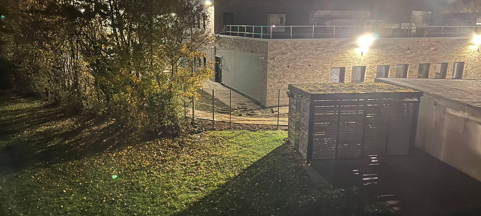 Beleuchtung an neuer Feuerwache: Anwohner in Rheinhausen können kaum schlafen