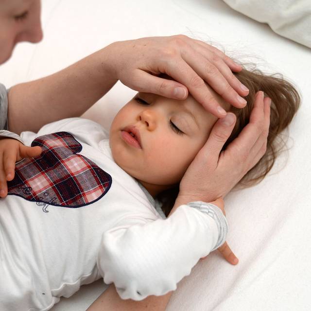 Richtig deuten: Kopfschmerzen äußern sich bei Kindern oft anders.