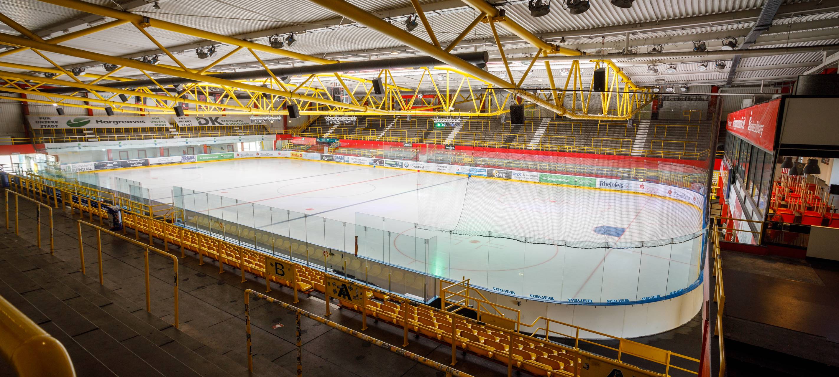 Duisburg plant moderne Eissporthalle