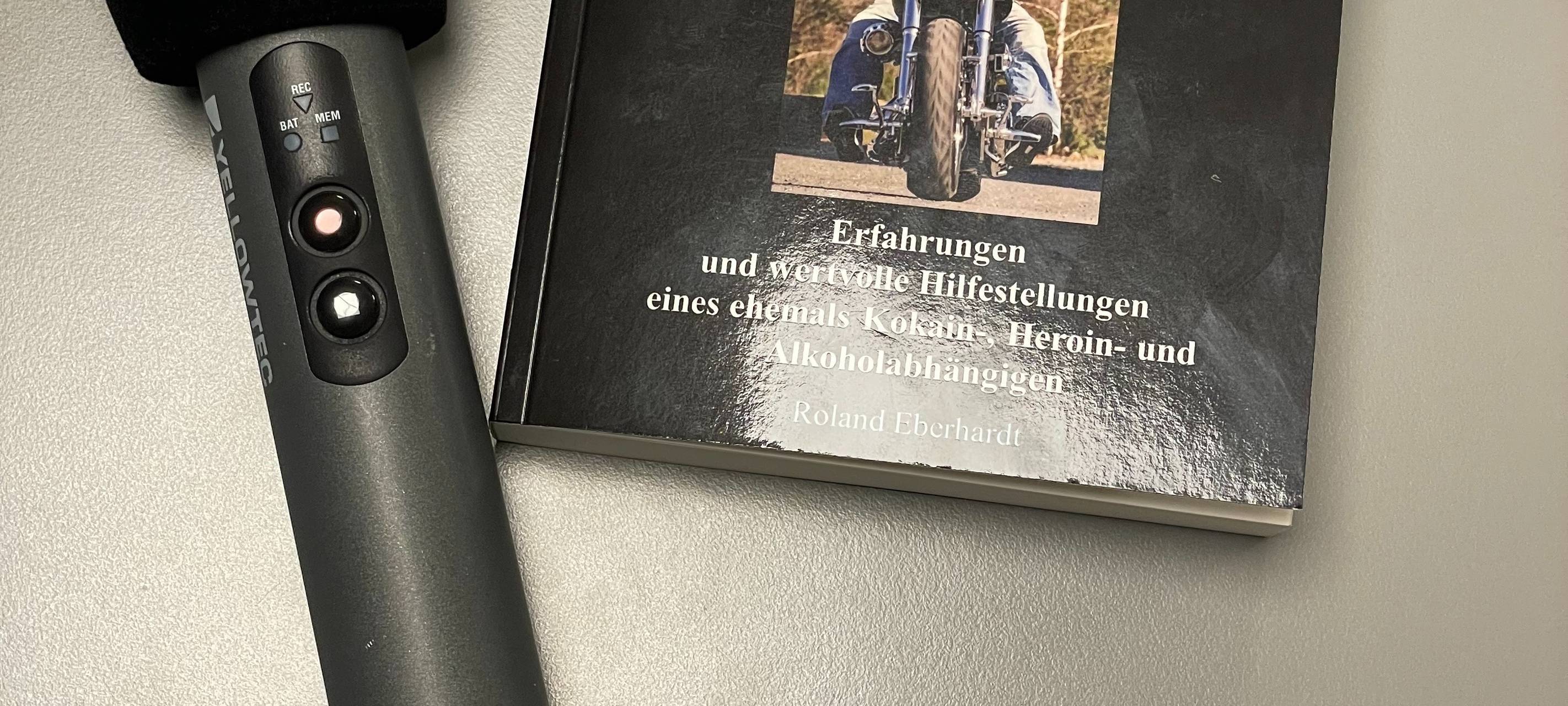 Drogen, Bankraub und Knast: Duisburger veröffentlicht Buch über sein Leben als Junkie