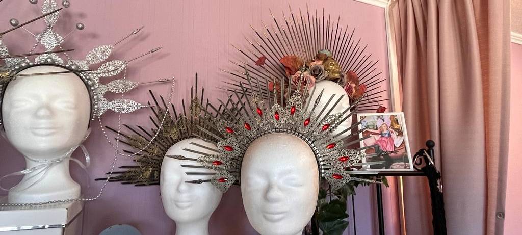 Selfmade-Elfenbrautkleider in Neudorf