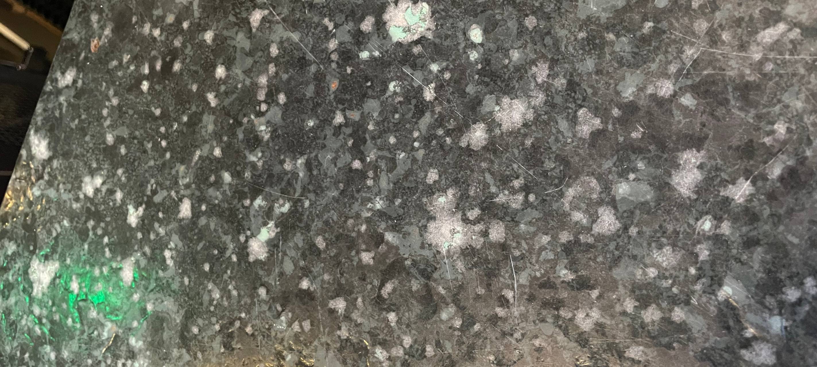 "Rheinhausener Treff": Kneipe läuft nach Säureangriff wieder