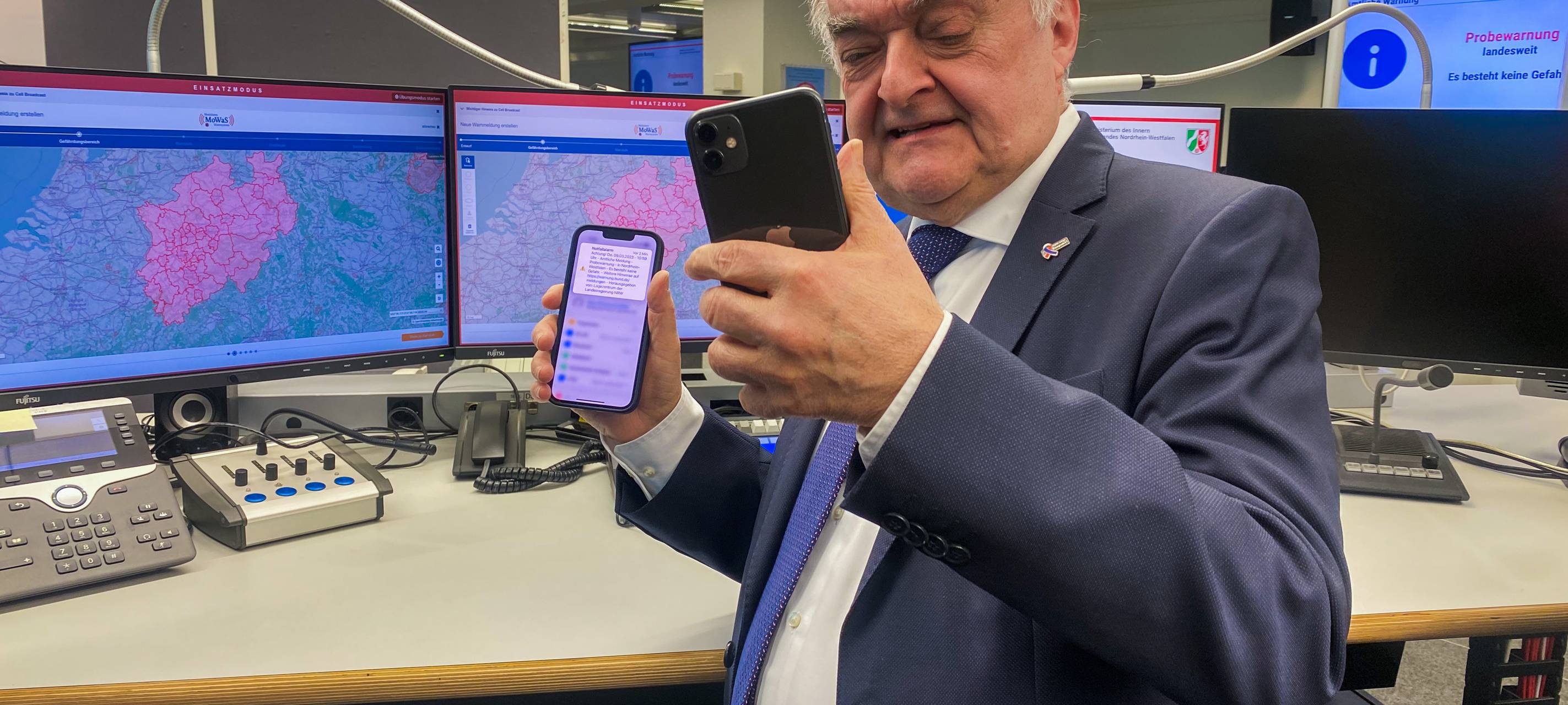 Reul-Plakatkleber: Staatsschutz ermittelt