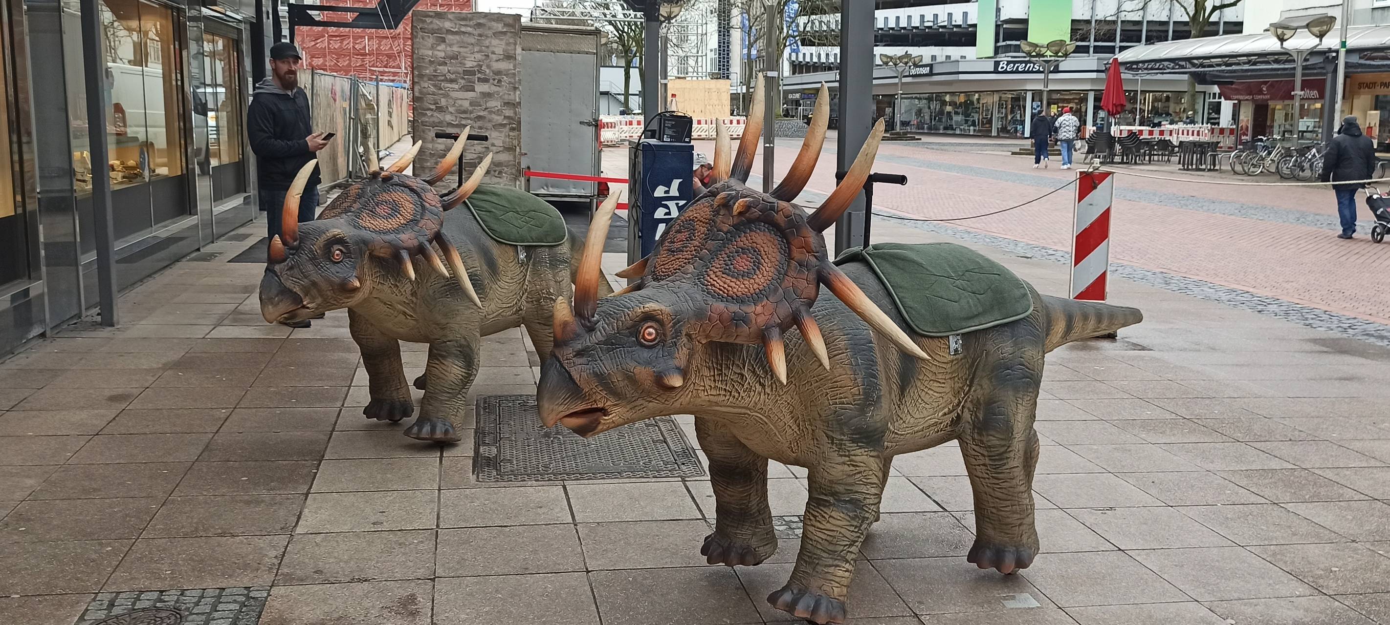 Kunsthandwerkermarkt in der City gestartet