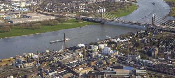 Ölfilm auf dem Rhein entdeckt
