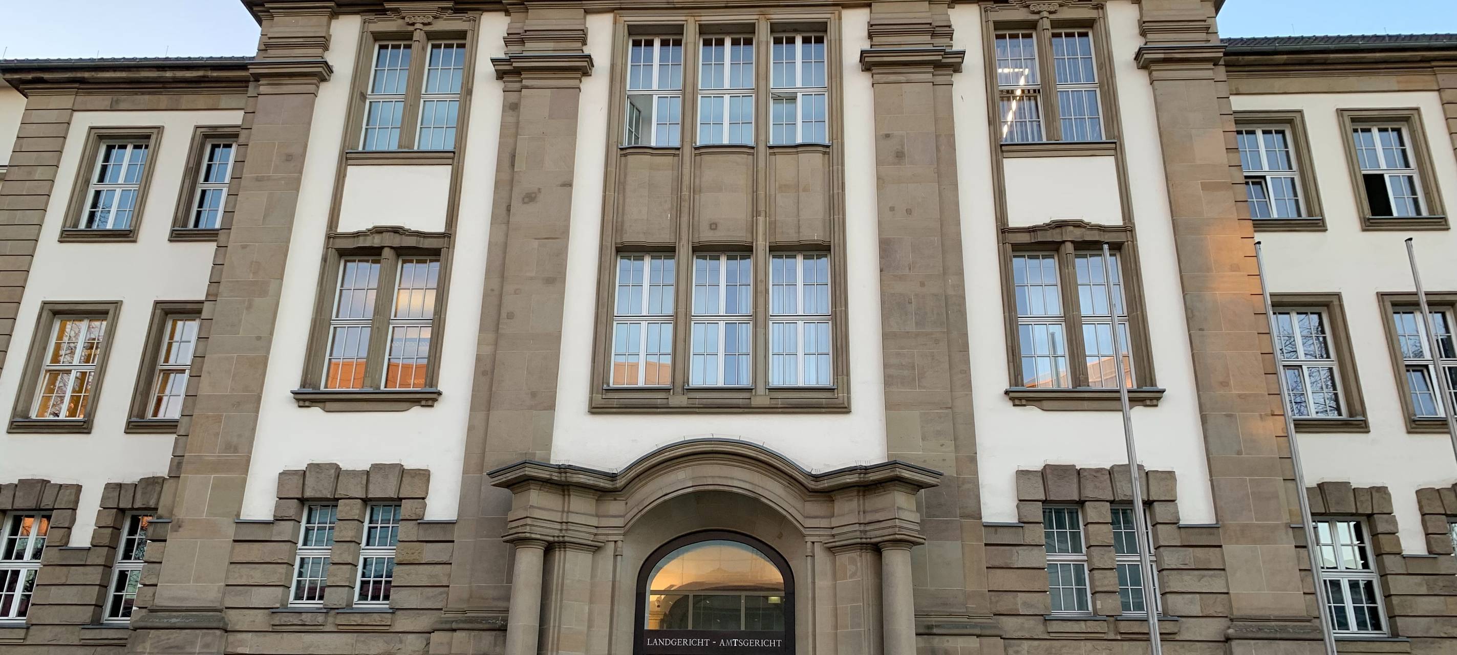 Drei Jahre Haft nach Attacken und Brandstiftung