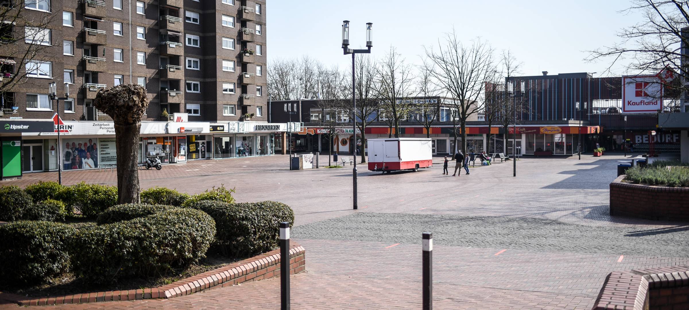 Polizei berät wegen Kriminalität am Kometenplatz