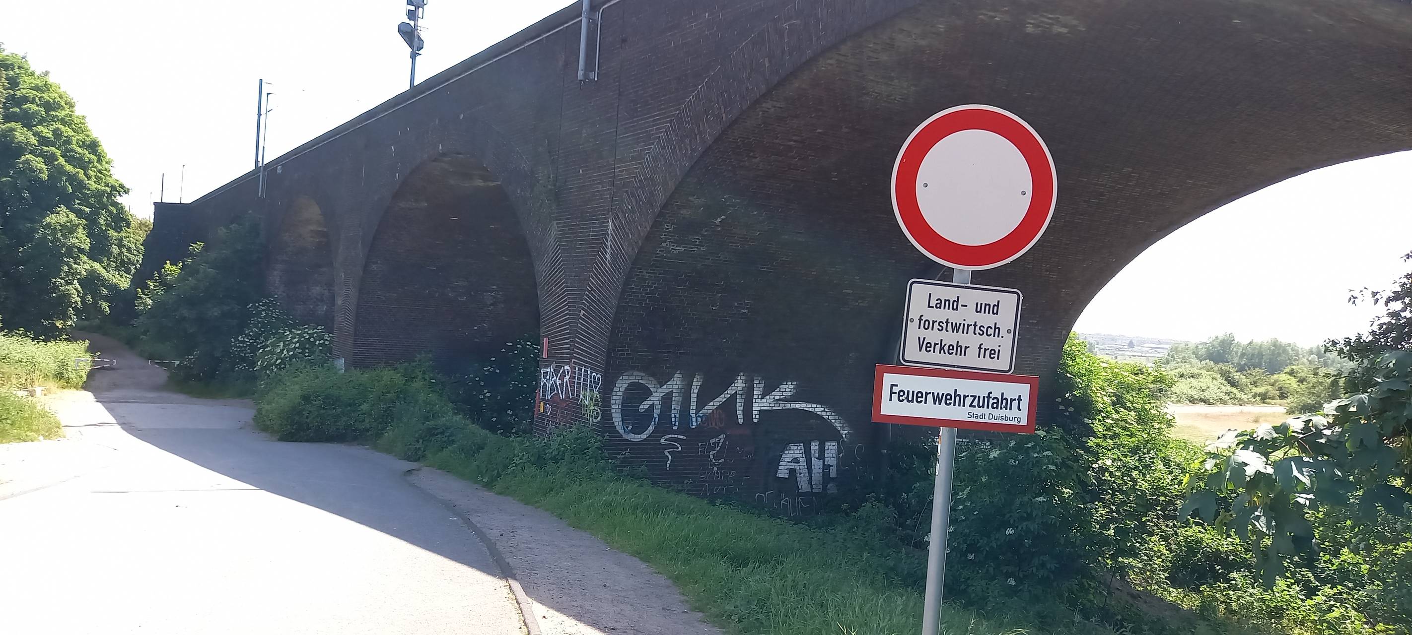 Stadt weist auf Parkverbot zum Landschaftsschutzgebiet "In den Werthen" hin