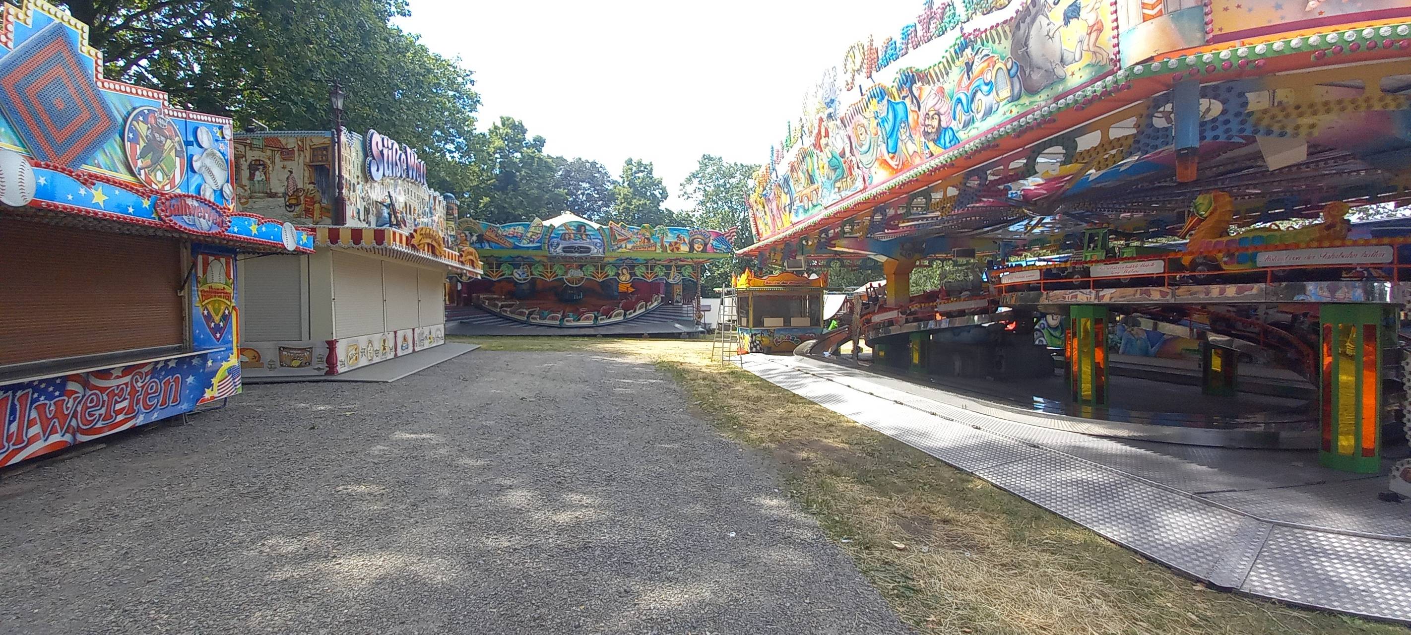 Aufbau der Beecker Kirmes läuft