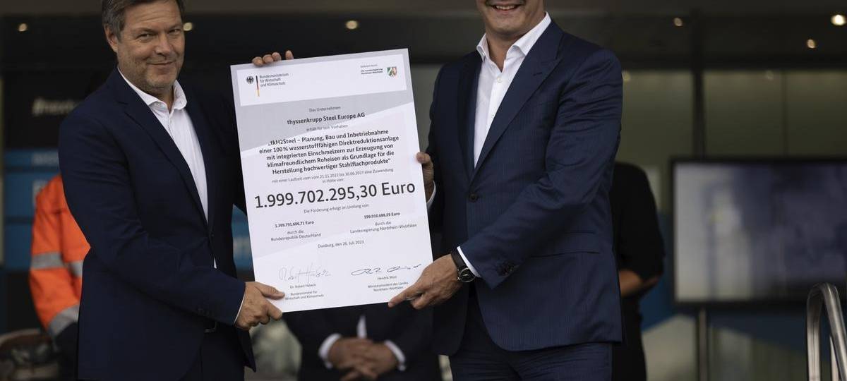 Habeck übergibt Förderungsbescheid an ThyssenKrupp