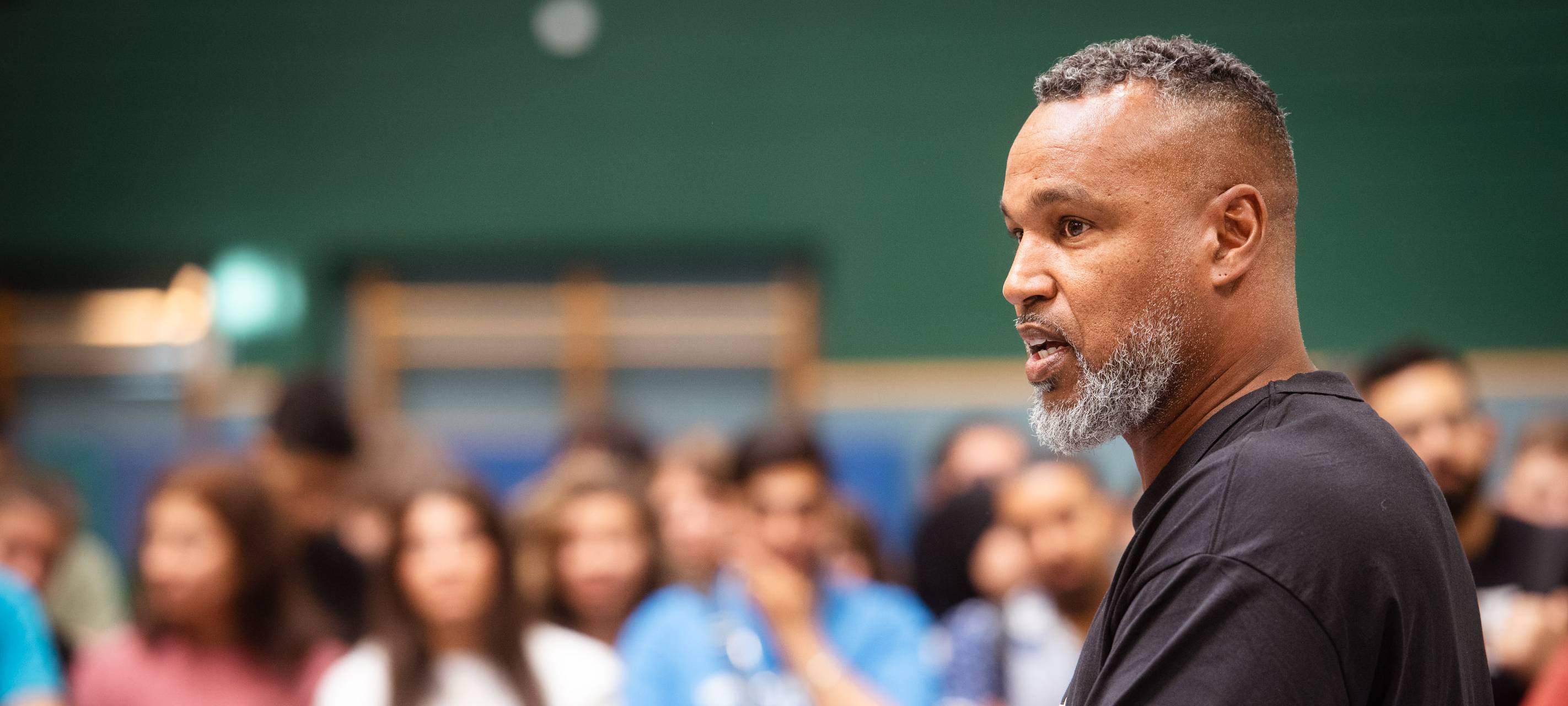 Football TV-Star an Duisburger Schule